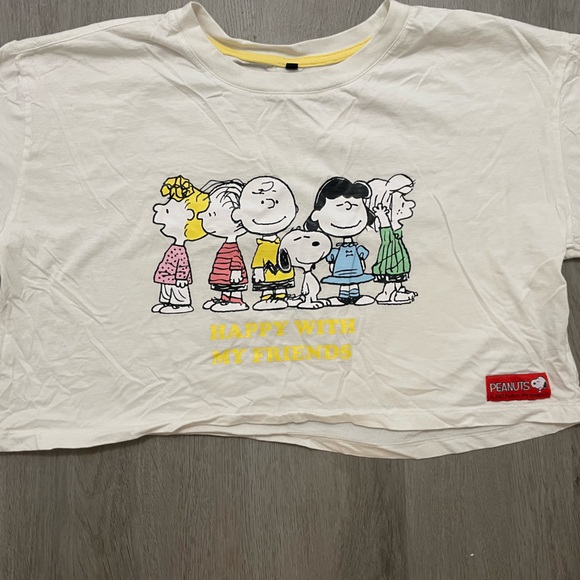 No problem brand cropped Tshirt with peanuts characters. - Picture 1 of 3